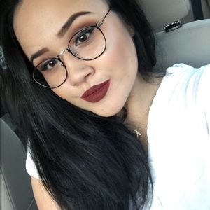 Meet your Posher, Gloria